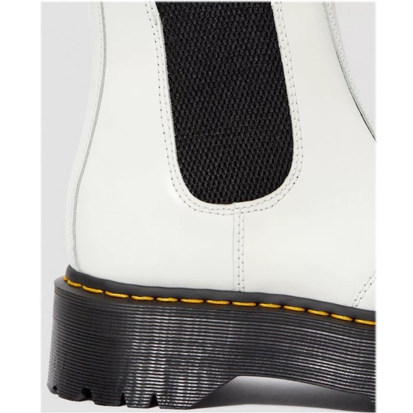 Dr. Martens 2976 Smooth Leather Platform Chelsea Boots NWT White Size 8 - Picture 3 of 16
